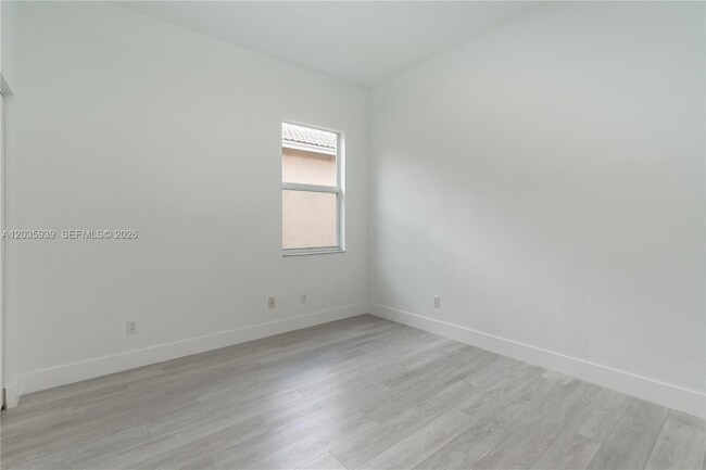 Building Photo - 4413 W Whitewater Ave