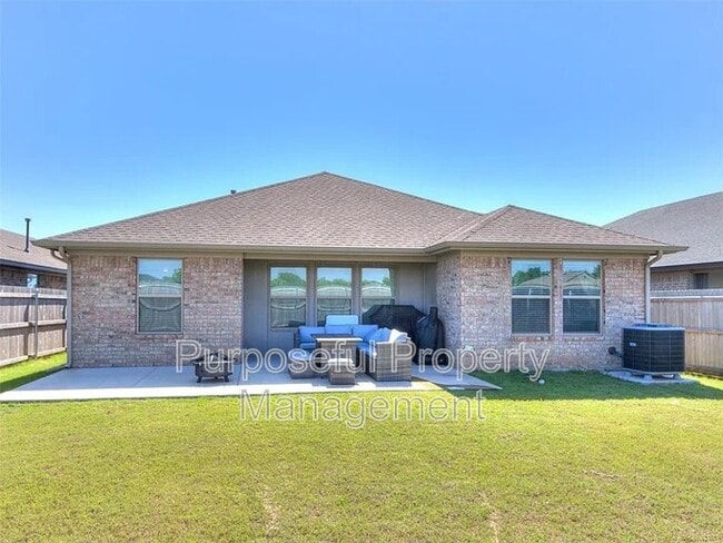Building Photo - 8701 Ricard Dr