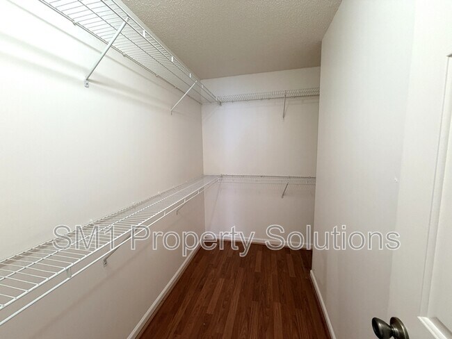 Building Photo - 5106 Bartholomew's Ln