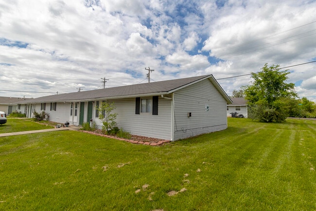 Primary Photo - 7401 N Moberly Dr
