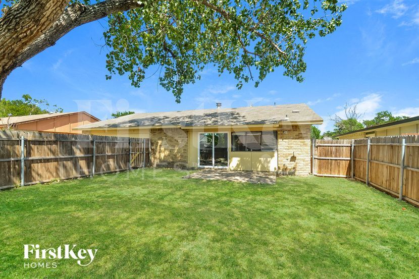 Building Photo - 5702 Magnolia Ln