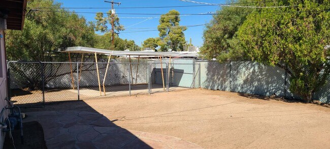 Carport - 1375 E Louisiana Dr