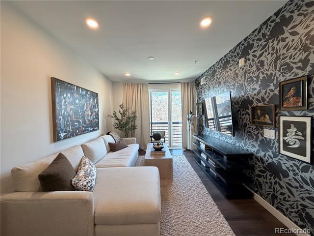 Building Photo - 2120 N Downing St