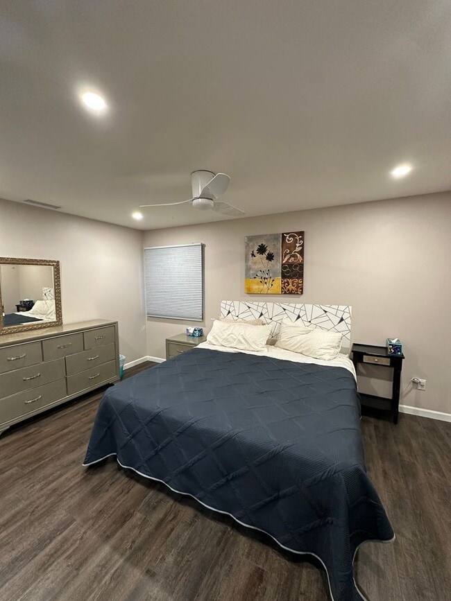 Building Photo - 7775 Camino Glorita