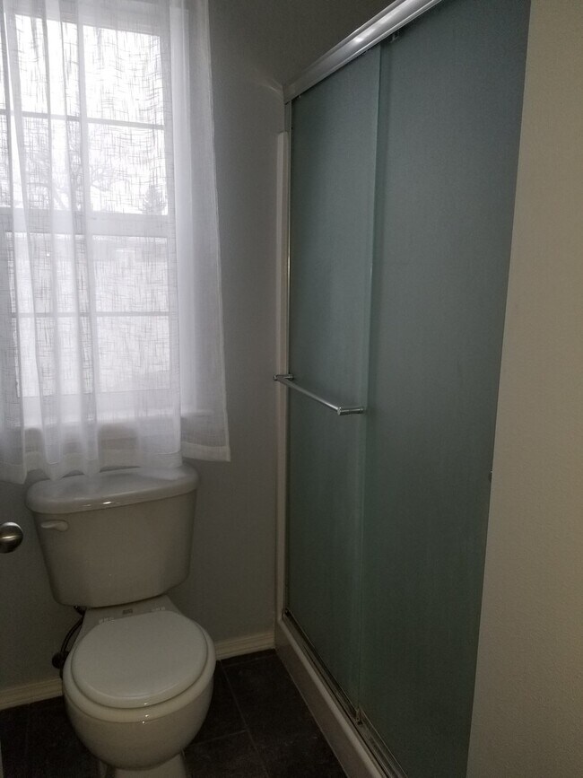 Building Photo - Pet Friendly House in Ephrata