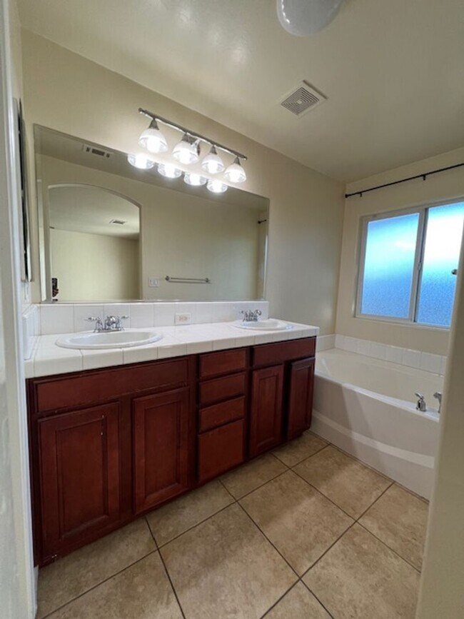 Building Photo - 13003 Lake Pueblo Way