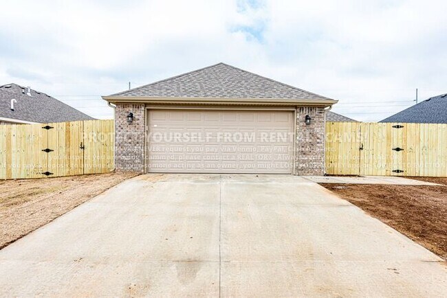 Building Photo - 142 N Broyles Rd