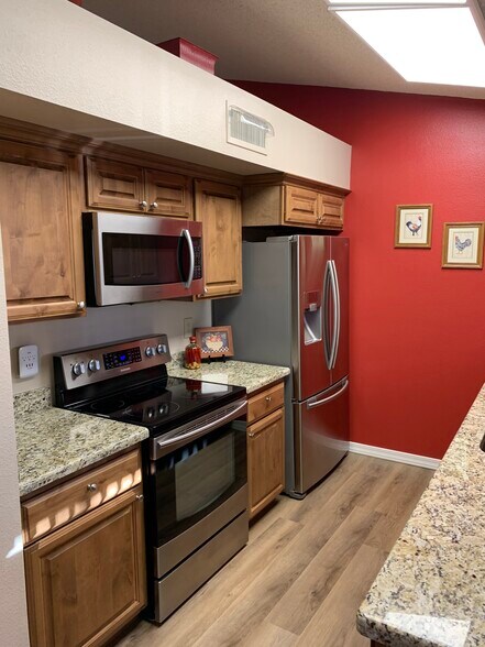 Building Photo - 17810 N Desert Glen Dr