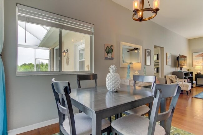 Building Photo - 1421 Beach Club Ln