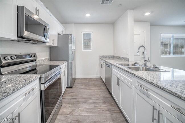 Building Photo - 6832 Sunflower Flds St