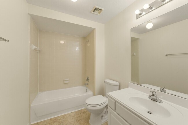 Building Photo - 2414 Falcon Knoll Ln