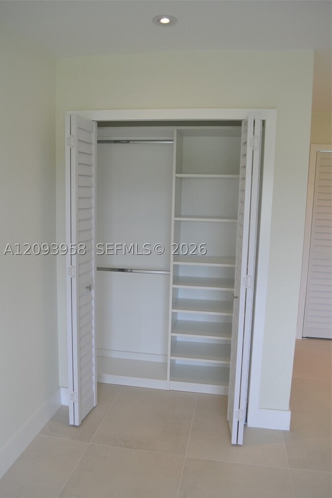Building Photo - 255 Galen Dr