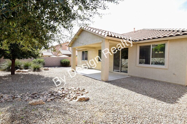 Building Photo - Immaculate Willow Ridge 4 Bedroom 2 Bath
