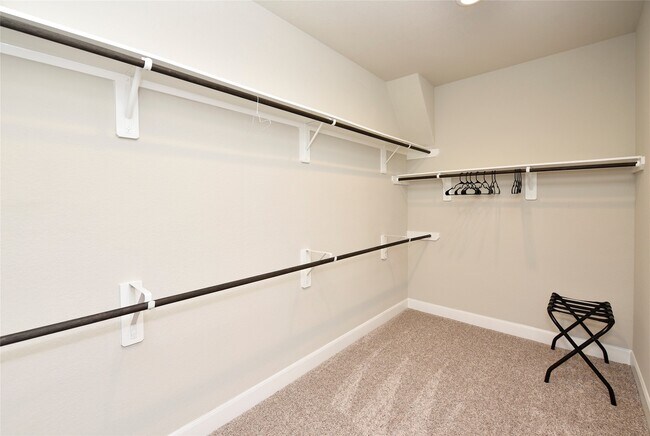 Building Photo - 5835 Euclid Loop