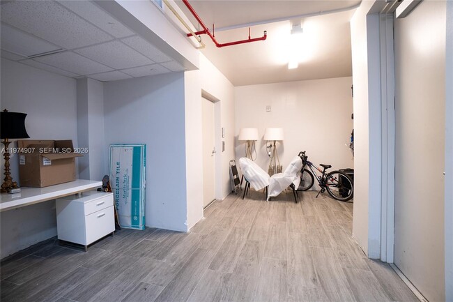 Building Photo - 2900 NE 7th Ave