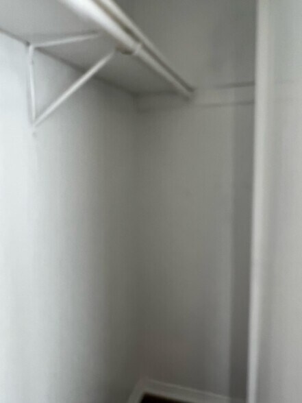 Building Photo - 1007 Spring Loop