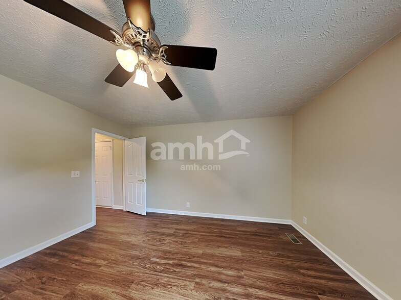 Building Photo - 1714 Bridget Dr
