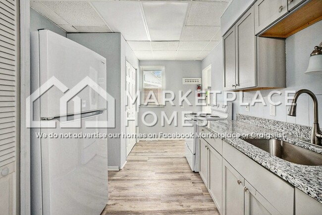 Building Photo - 7043 Meadow Ave