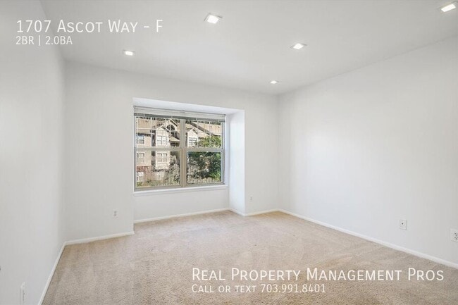 Building Photo - 1707 Ascot Way