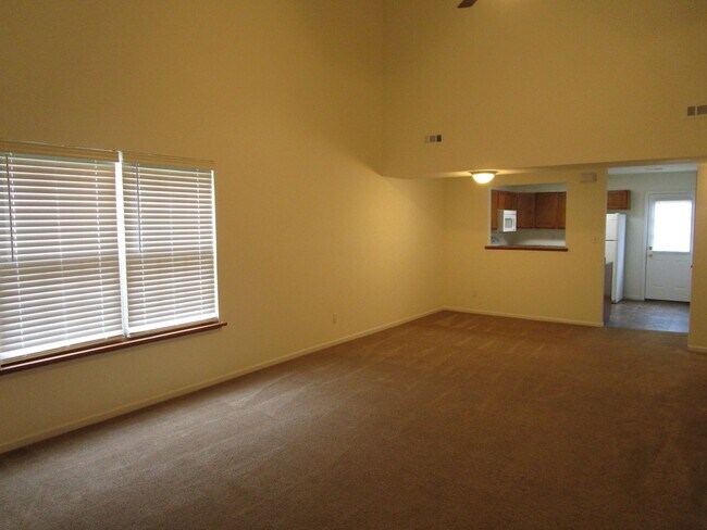 Building Photo - 1619-1621-1621 Juniper Dr