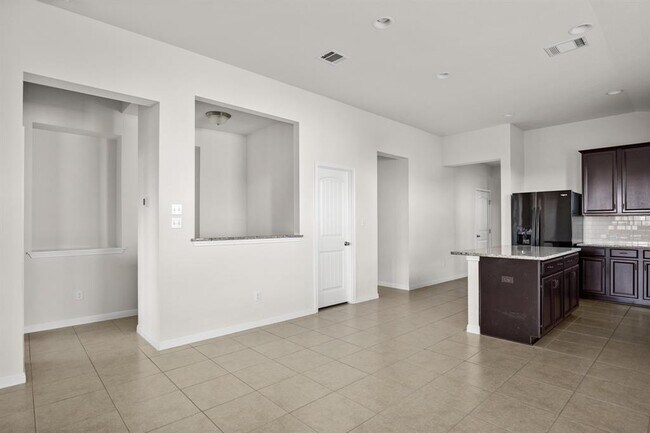 Building Photo - 19213 Quebrada Dr