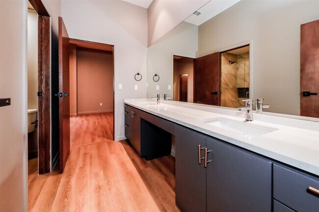 Building Photo - 7219 Rocio Dr