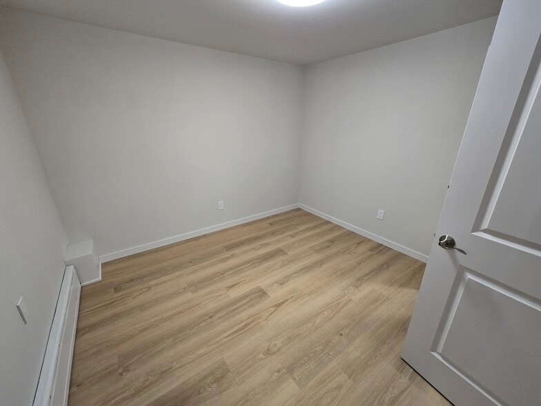 Building Photo - 117 Riverview Ave