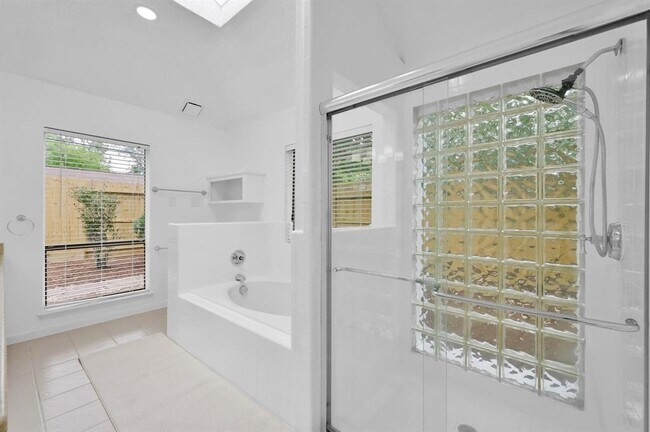 Building Photo - 12326 Rocky Knoll Dr