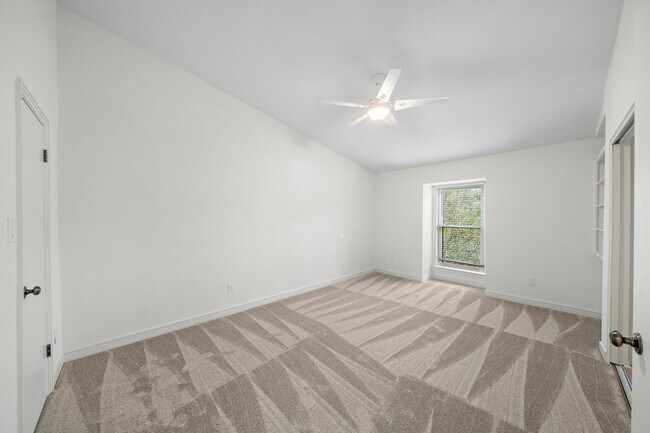 Building Photo - 5711 Sugar Hill Dr