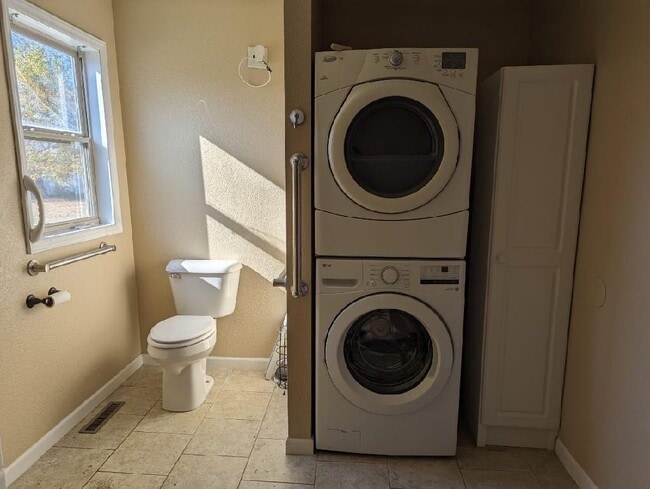 Building Photo - 22659 Old Hwy 169