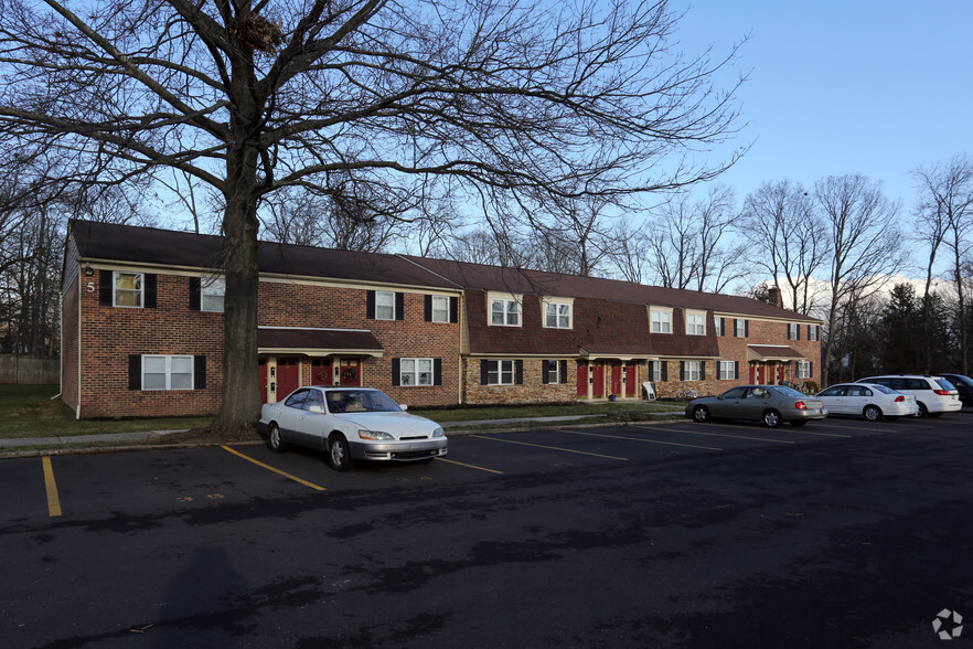 Building Photo - Heritage Village Apartments