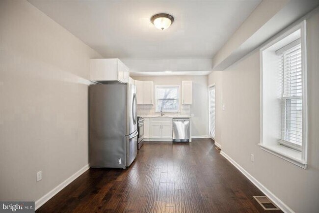 Primary Photo - 2228 N Howard St