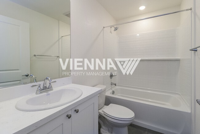 Building Photo - Brand NEW Antelope Home is RENT READY!!