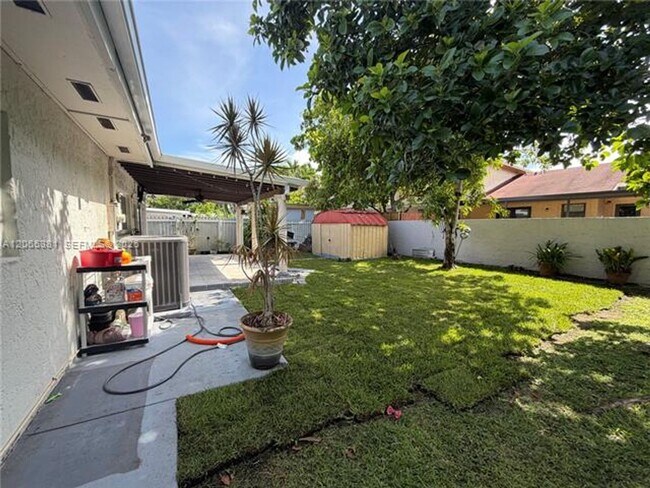 Building Photo - 3613 SW 112th Pl