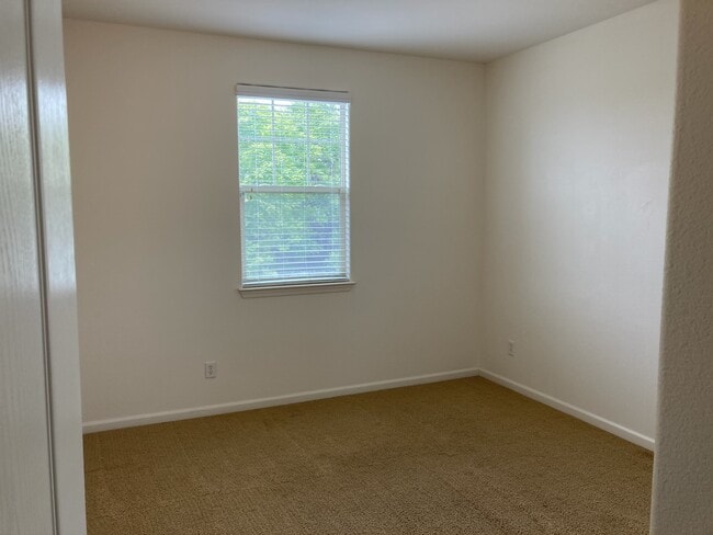 Building Photo - 1736 Montesa Pl