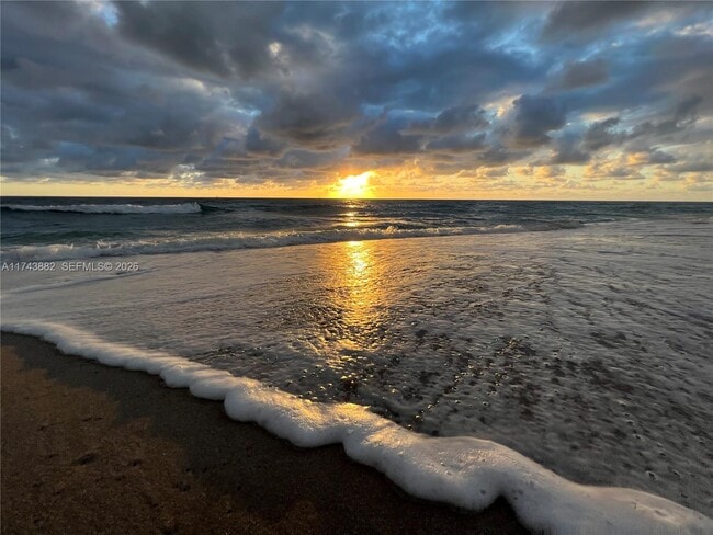 Building Photo - 125 S Ocean Ave