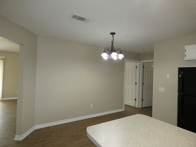 Building Photo - 5087 Cassia Dr