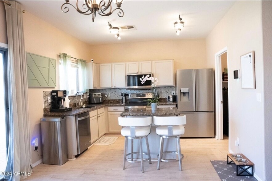 Kitchen space - 66 E Saddle Way