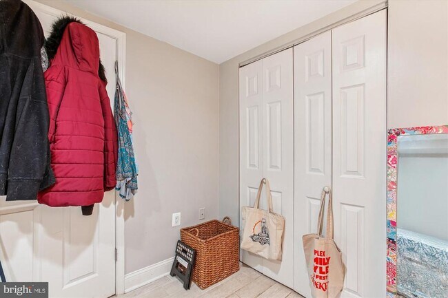 Building Photo - 1610 4th St NW