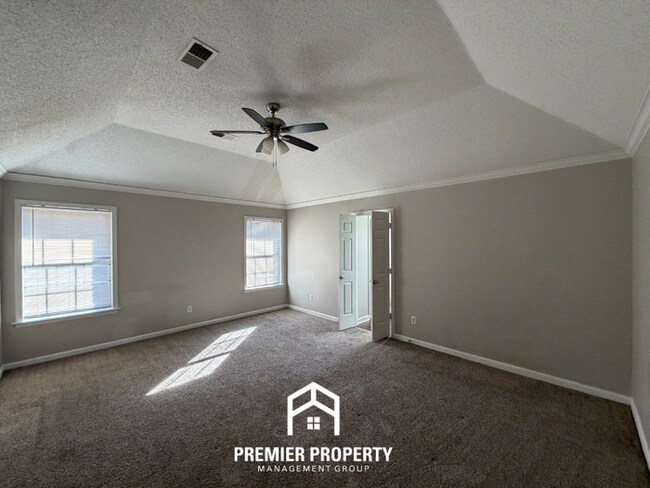 Building Photo - 6351 Oak Walk Ln