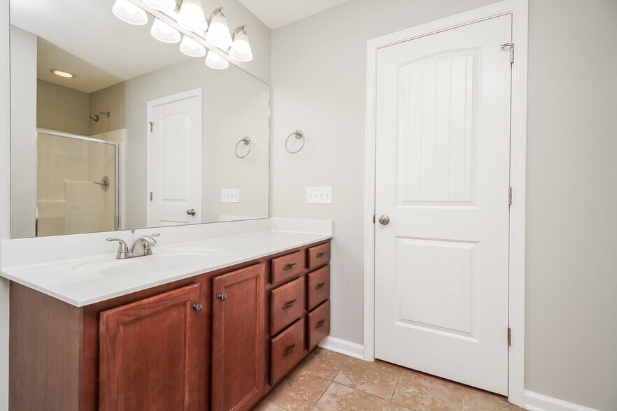 Building Photo - 2805 Painted Pony Dr