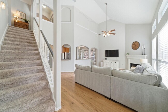 Building Photo - 9207 Hidden Ct