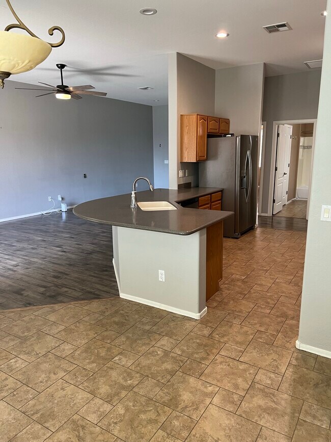 Building Photo - 25 S Quinn Cir