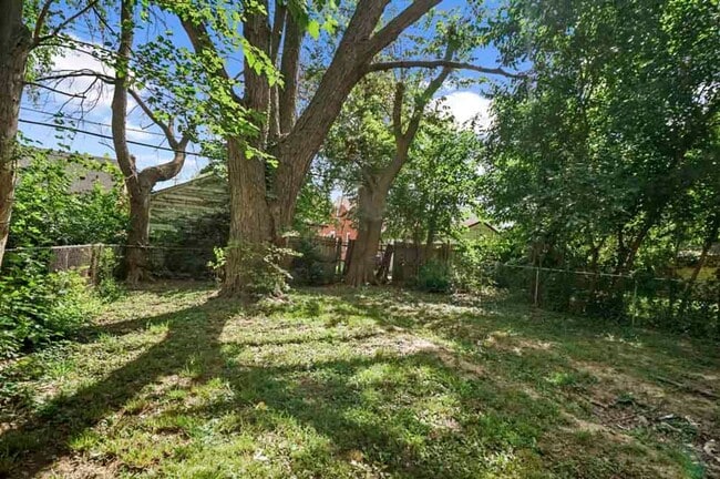 Building Photo - 19356 Westmoreland- 3 BED & 1.5 BATH FOR RENT