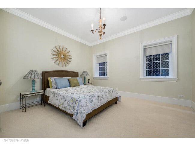 Building Photo - 446 W Huron St