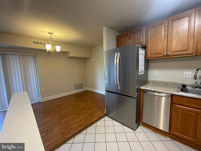 Building Photo - 6139 Leesburg Pike