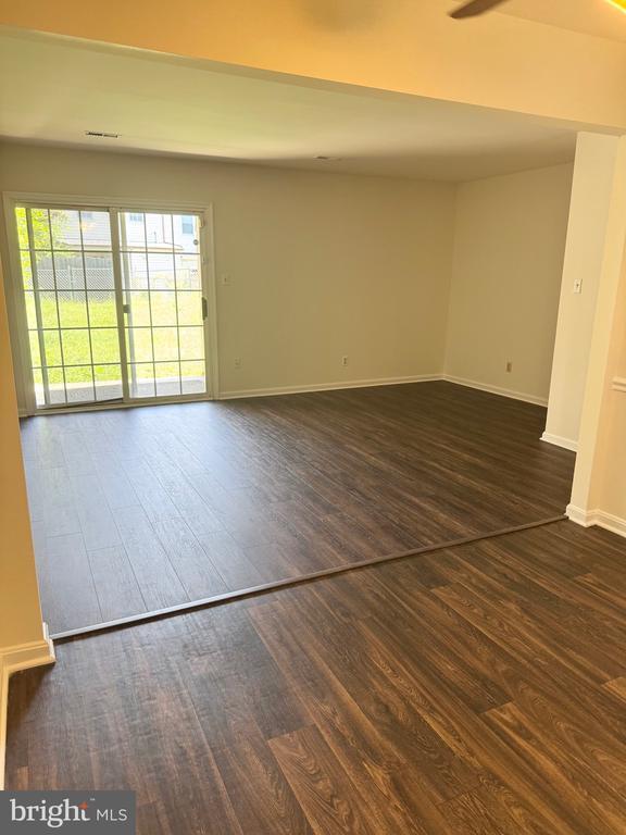 Building Photo - 413 Olde Greenwich Cir