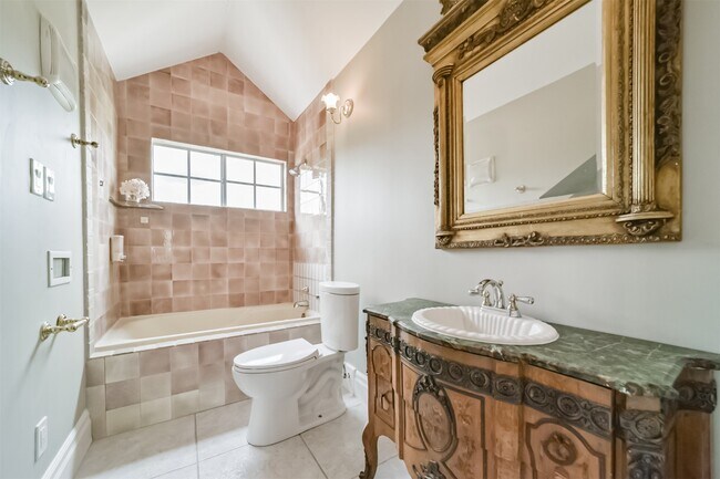 Building Photo - 9660 Fairdale Ln