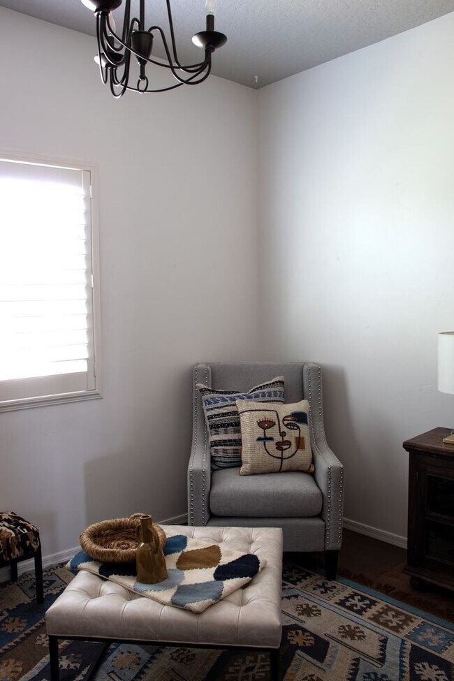 Building Photo - Unfurnished, 1-Year Long-Term Rental