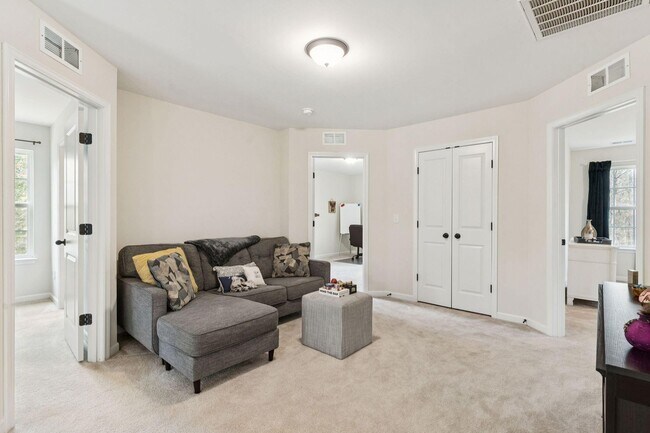 Building Photo - 4 Bedroom, 2.5 Bathroom Home in The Refuge at Ravenel - Ravenel